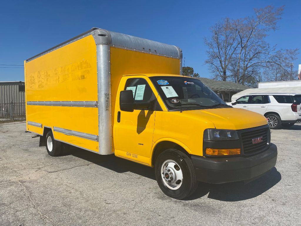 2021 GMC Savana Cutaway Work Van's photo